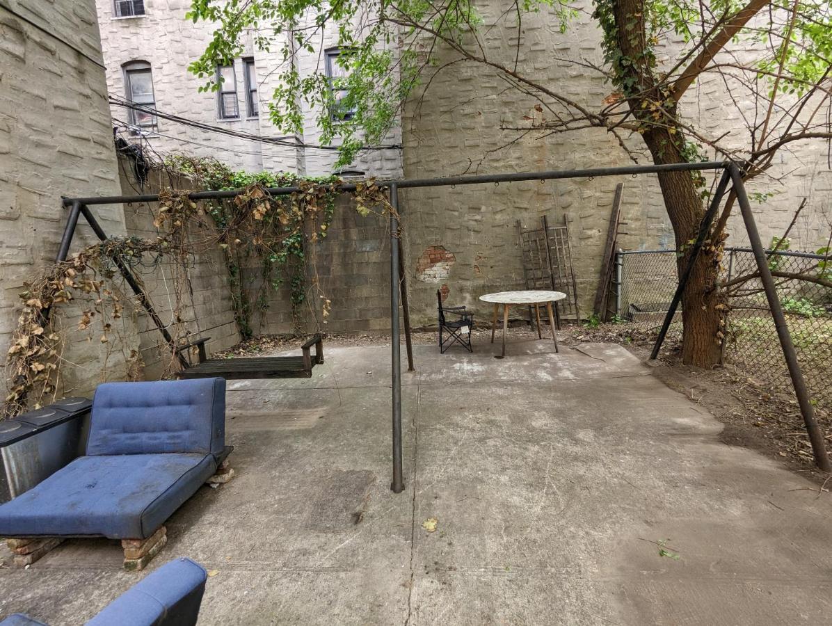 Central & Affordable Williamsburg Small Room Nueva York Exterior foto