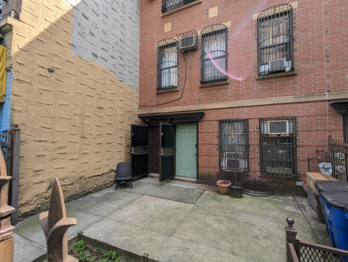 Central & Affordable Williamsburg Small Room Nueva York Exterior foto